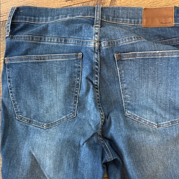 Madewell Distressed Blue Ankle Jeans - Picture 8 of 9